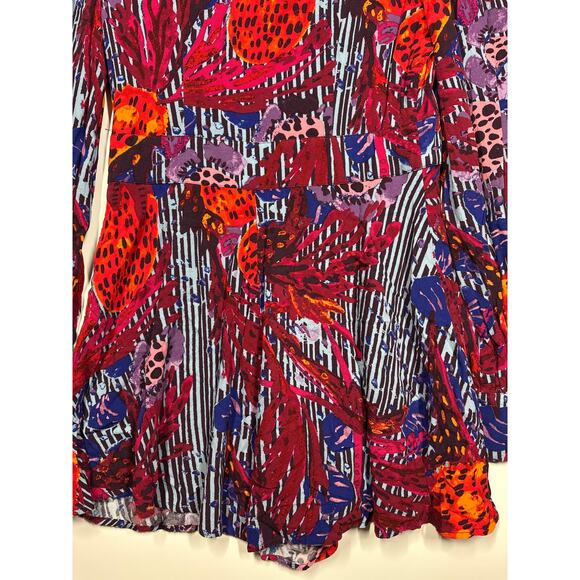 Free People Audrey Long Sleeve Romper V-Neck Printed Red Combo Shorts Size 8 - Picture 9 of 13
